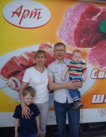Н. Г. редькина с сыном Романом и внуками