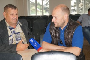 М. И. Крюков беседует с корреспондентом ТВ