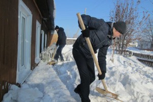 Спасение дома Л. И.Антоновой от снежного заноса