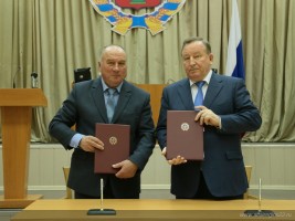 С. Л. Ермаков и А. Б. Карлин на церемонии подписания Соглашения