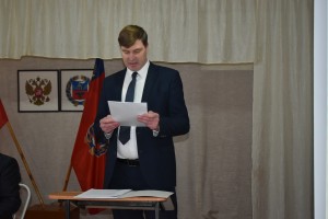 С.Н. Саенко выступает перед депутатами