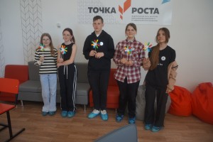 На мастер классе по изготовлению голубя мира
